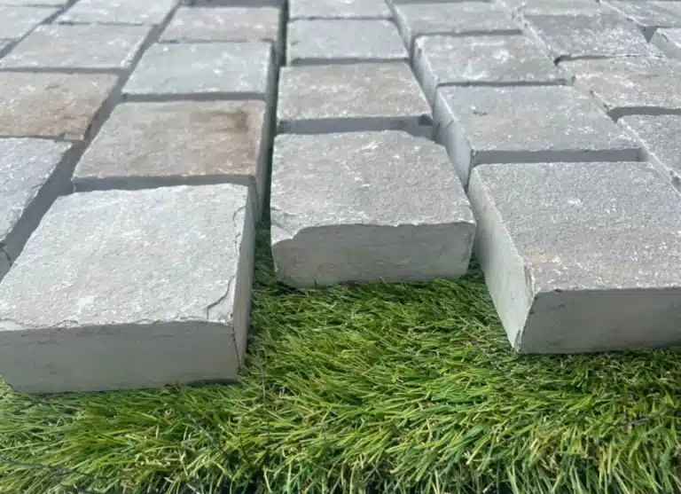 Grey Limestone Sawn Edged Setts 100mm x 100mm x 40mm