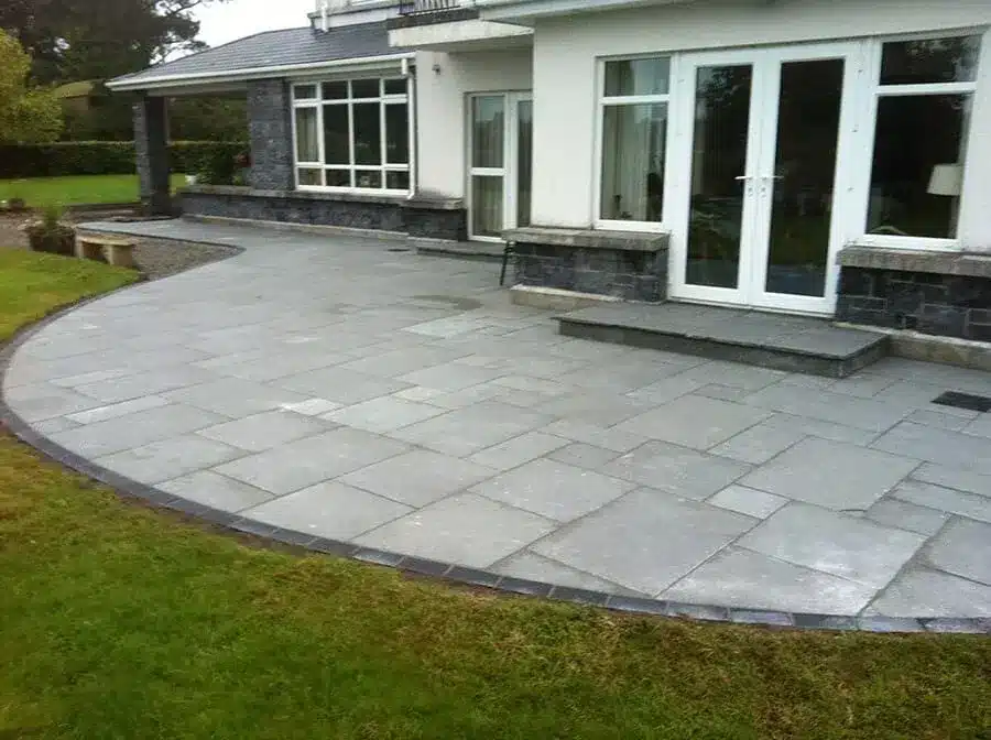 Grey Limestone Paving paving slabs 100x100mm sample