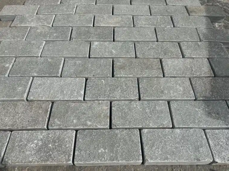 Grey Limestone Sawn Edged Setts 200mm x 100mm x 40mm