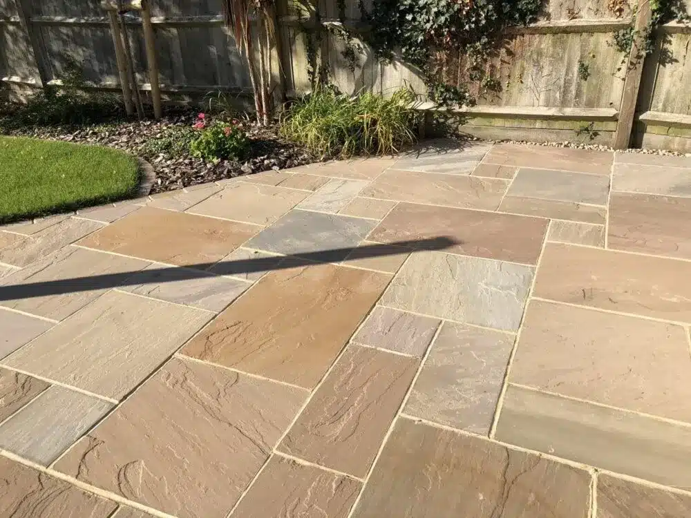 Raj Blend Sandstone paving slabs 100x100mm sample