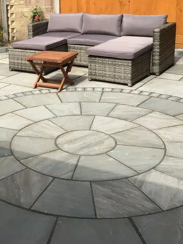Kandla grey natural sandstone 2m circle kit