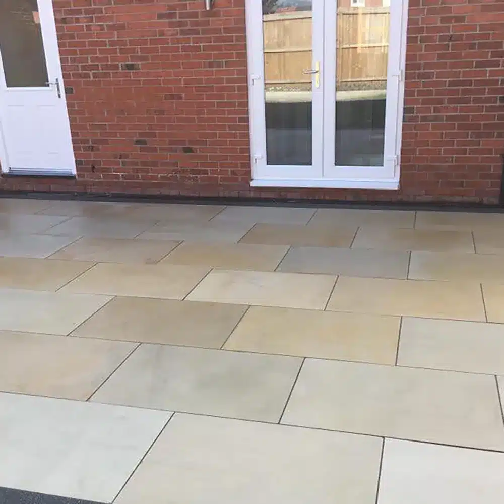 Ivory Mint Sandstone paving slabs 100x100mm sample