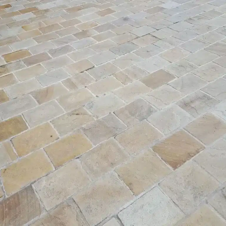 Fossil Mint sandstone cobble setts 100mm x 200mm